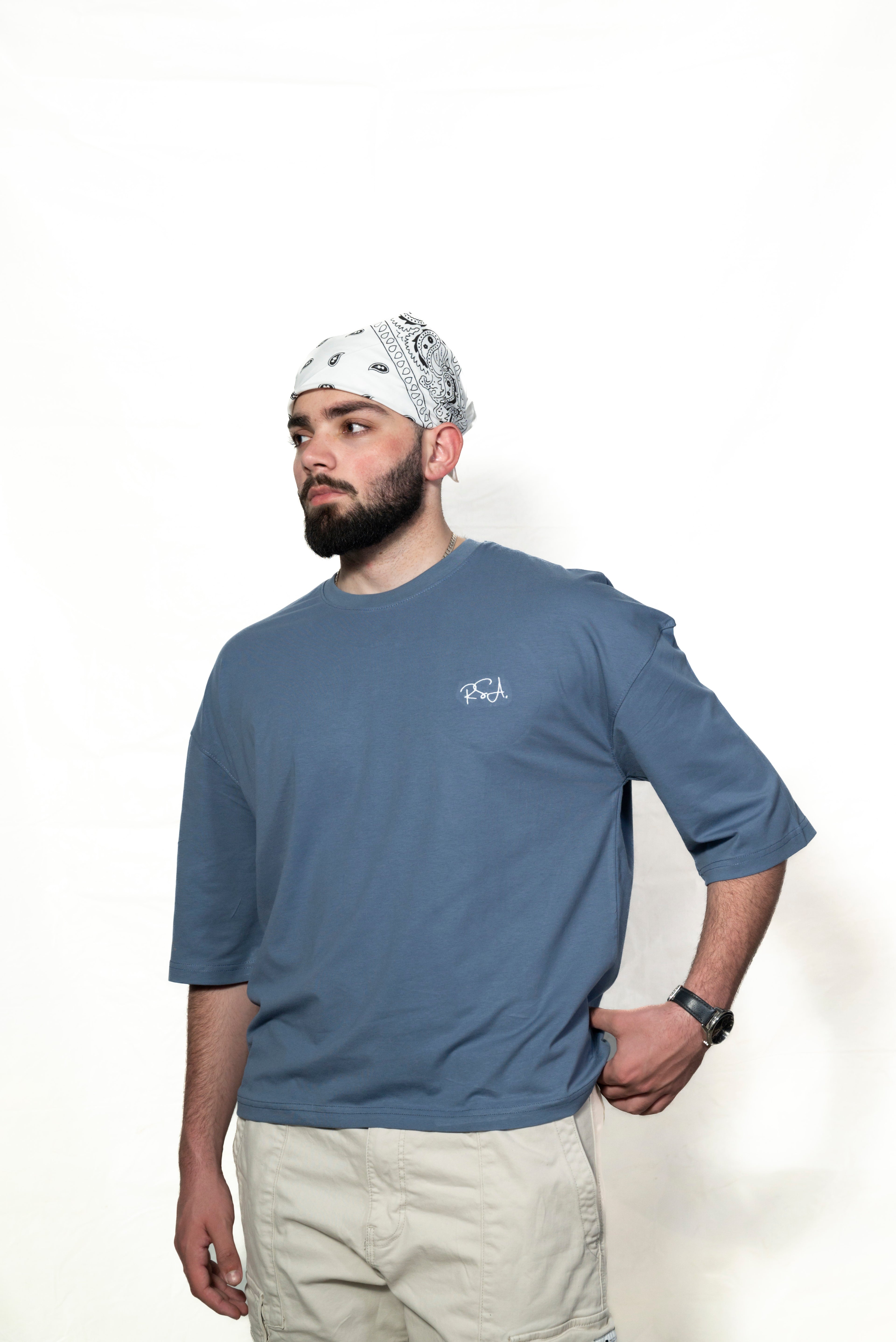 Blue cropped T-shirt